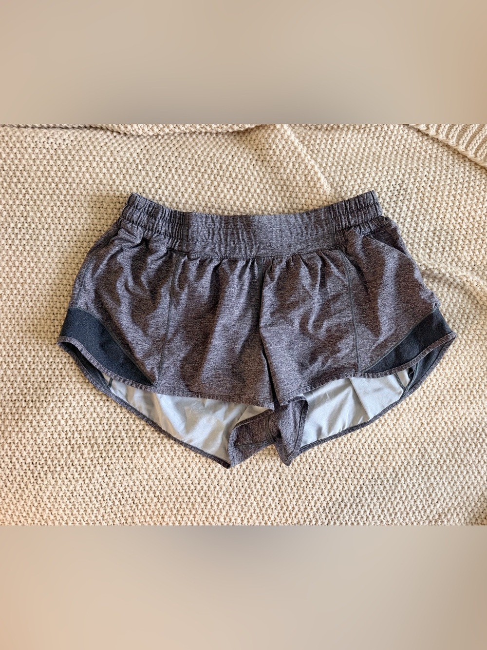 Lululemon Hotty Hot Short 2.5” 🖤